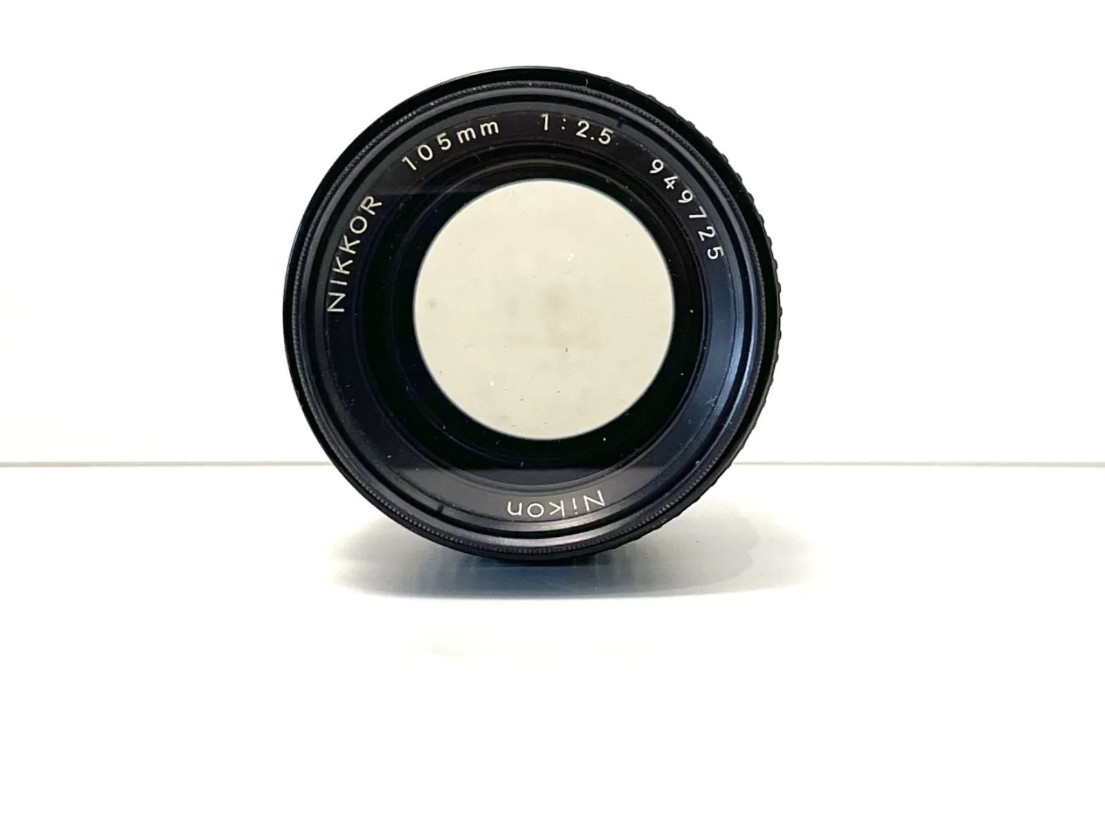 Nikkor 105 F2.5 obiettivo fotografico per ritratti e paesaggi