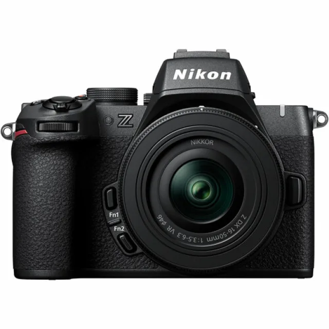 NIKON Z50 II con obiettivo 16-50 Z, fotocamera mirrorless